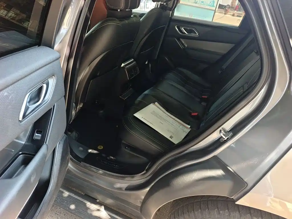Land Rover Velar — миниатюра 18