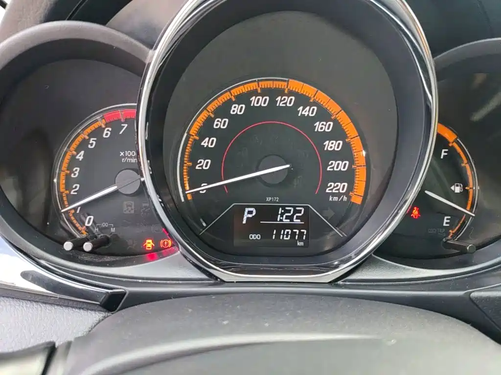 Toyota Yaris L — миниатюра 12