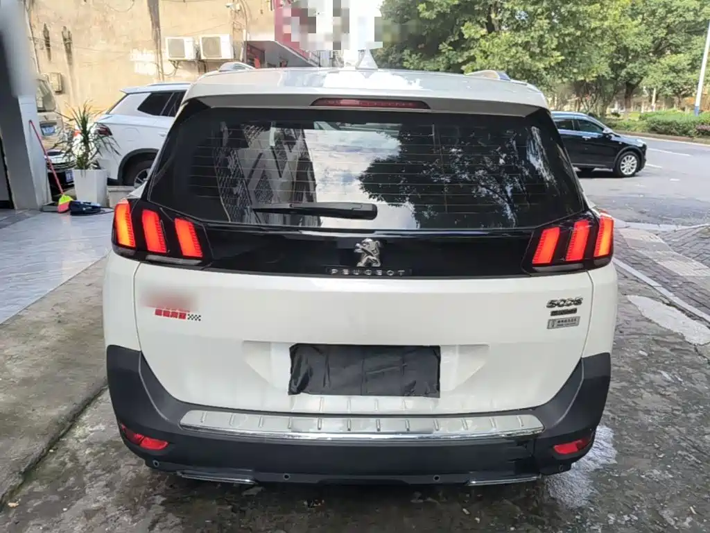 Peugeot 5008 — миниатюра 6