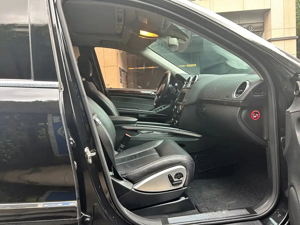 Mercedes-Benz GL-Class — миниатюра 7