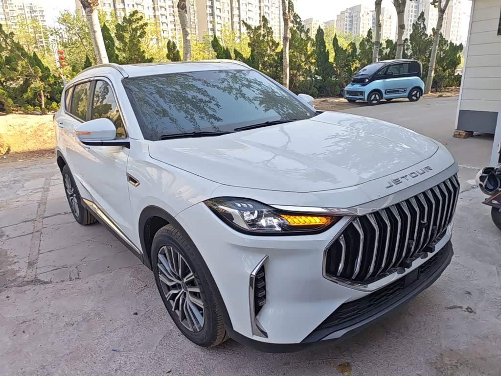 Jetour Jetour X70 PLUS 1.5 л 2026 г. Белый, пробег 3100 км