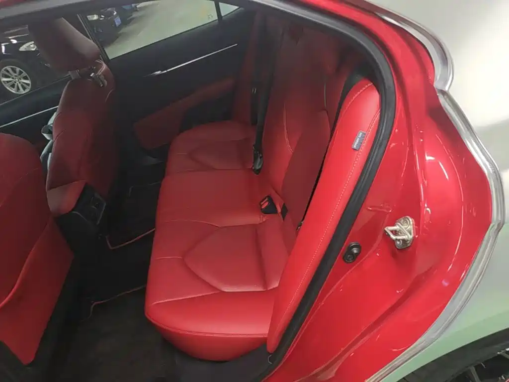 Toyota Camry — миниатюра 17
