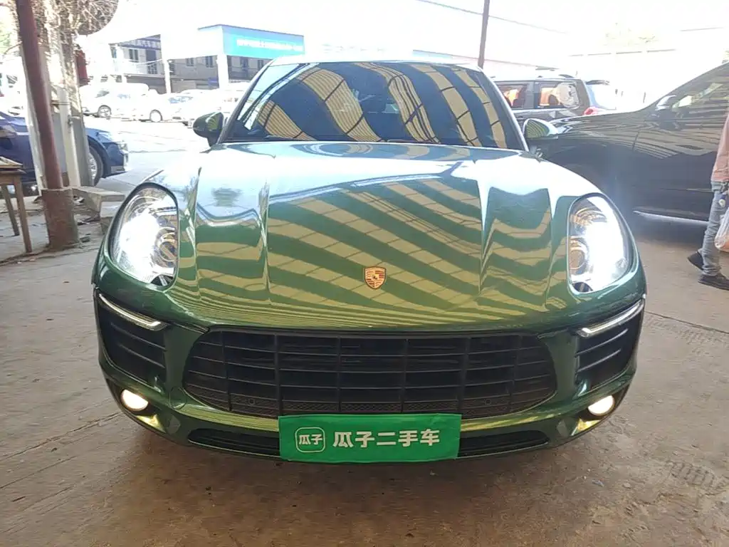 Porsche Macan — миниатюра 3