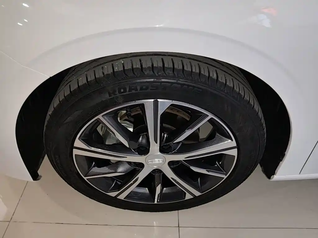 Geely Emgrand — миниатюра 23