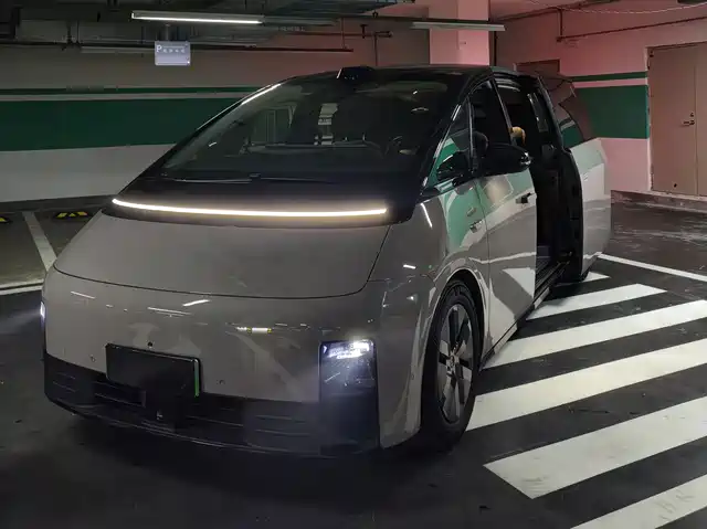 Li Auto MEGA
