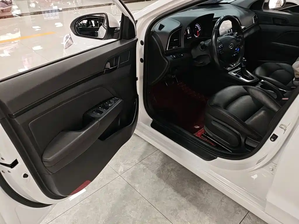 Hyundai Elantra — миниатюра 16