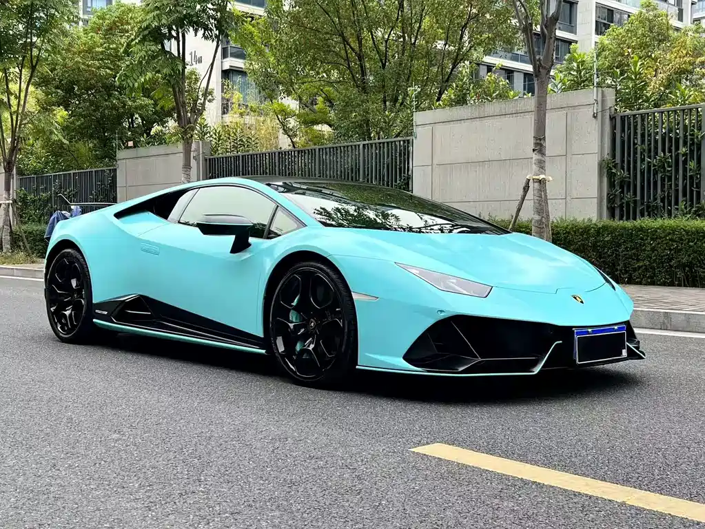 LAMBORGHINI HURACÁN