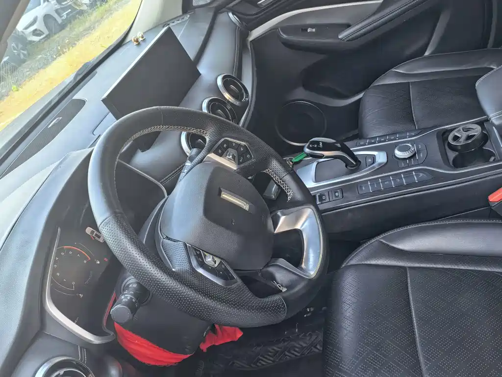 Wey Wey VV6 — миниатюра 7