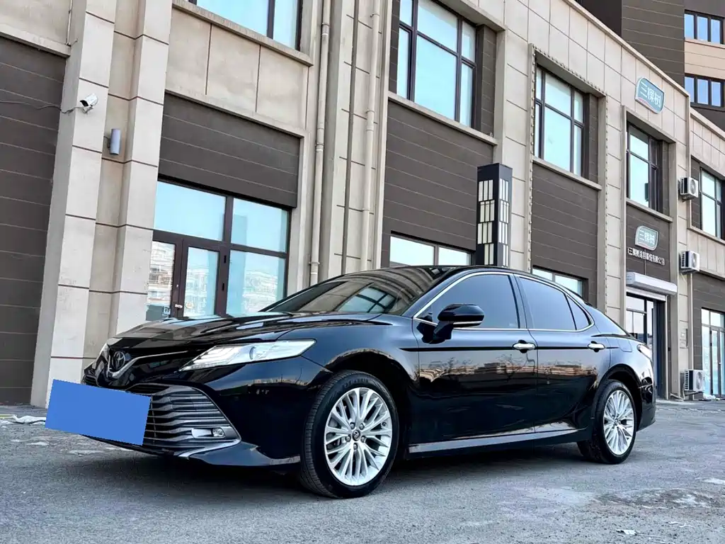 TOYOTA CAMRY