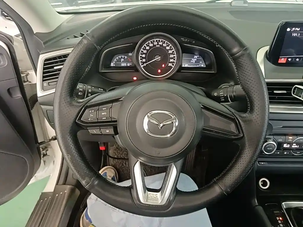 Mazda 3 Axela — миниатюра 11