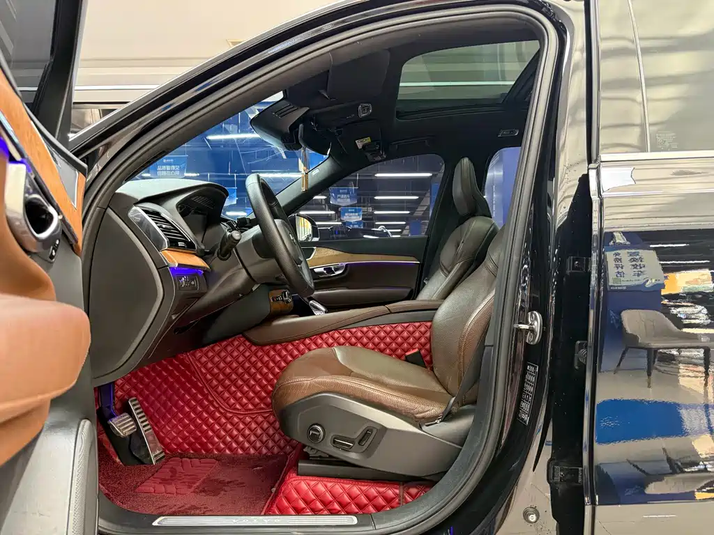 Volvo XC90 — миниатюра 4