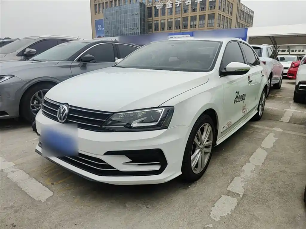Volkswagen Sagitar 2018