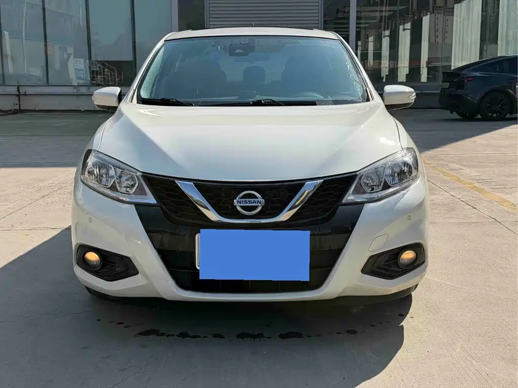 Nissan Tiida — миниатюра 2