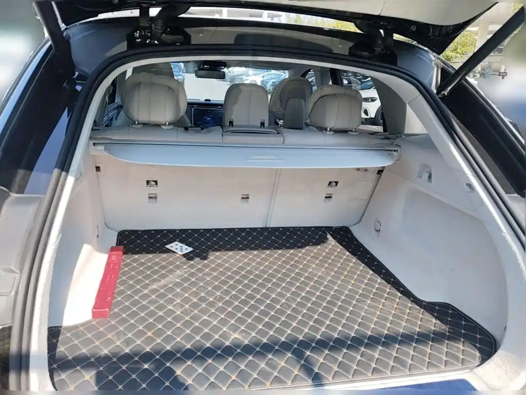 Mercedes-Benz EQE SUV — миниатюра 24