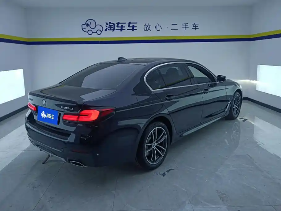 BMW 5 Series — миниатюра 3