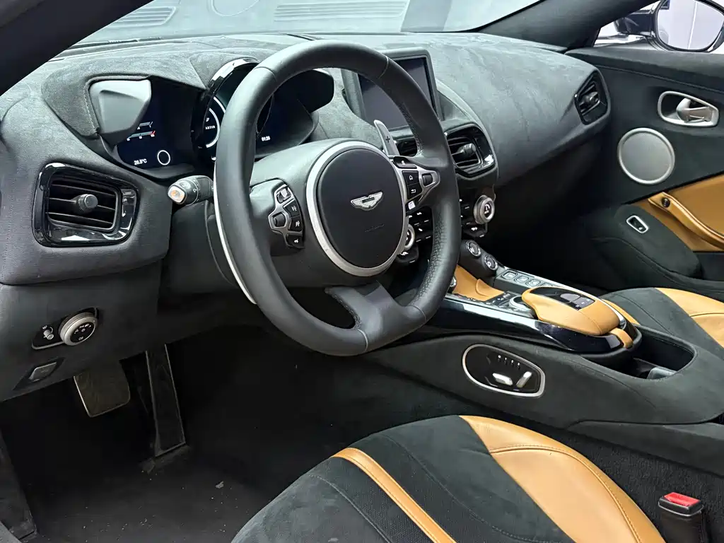 Aston Martin V8 Vantage — миниатюра 13