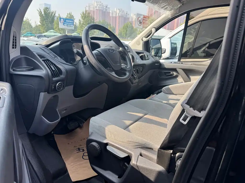 Ford Transit — миниатюра 4