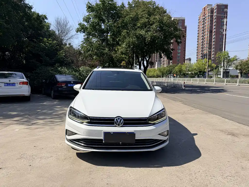 Volkswagen Golf Sportsvan — миниатюра 2