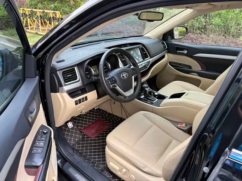 Toyota Highlander — миниатюра 9