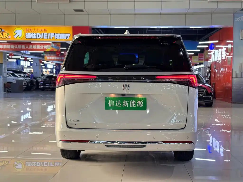 Buick GL8 Hybrid — миниатюра 8
