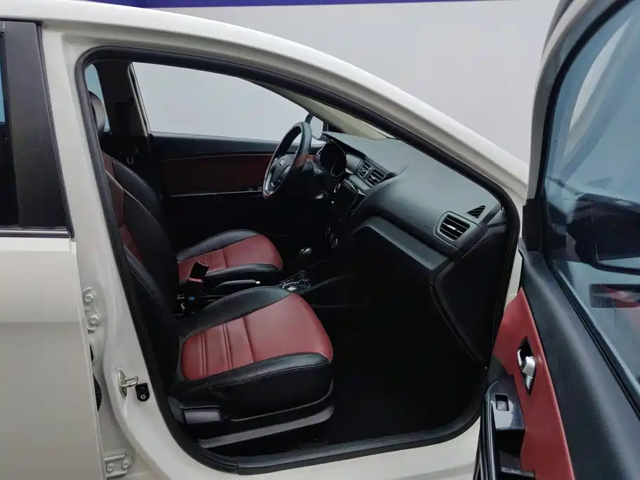 Kia K2 — миниатюра 8