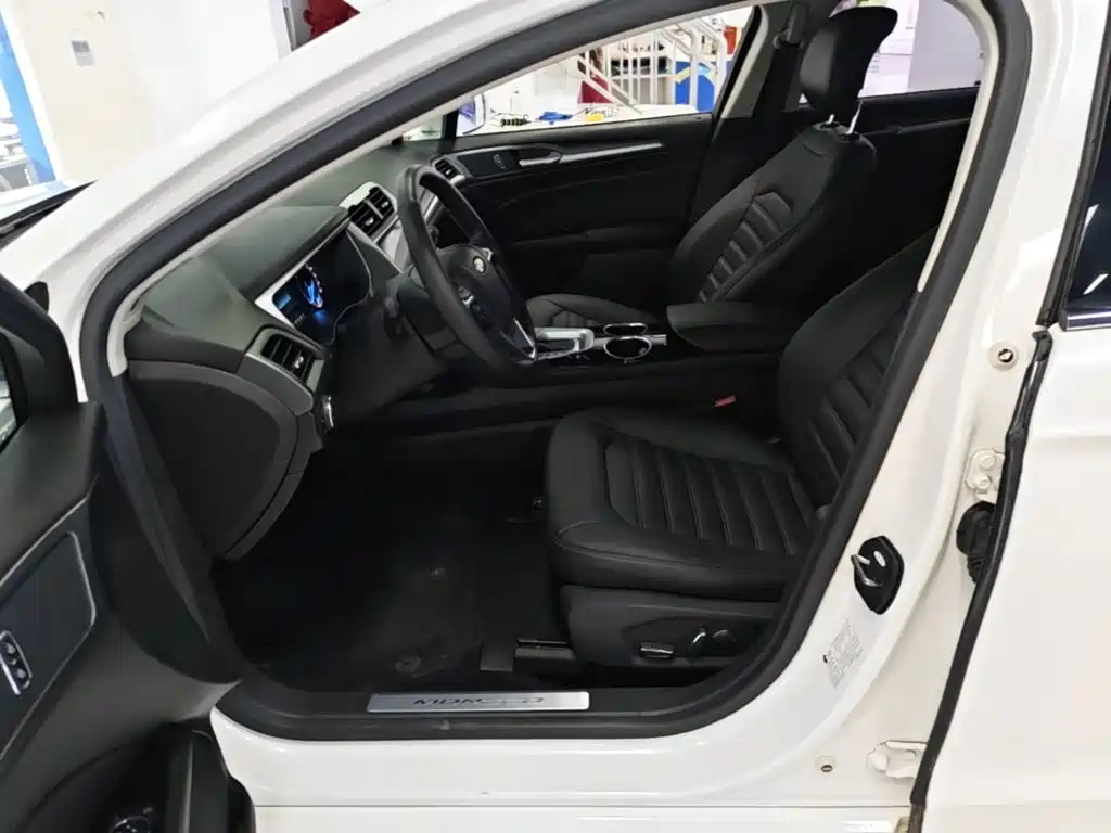 Ford Mondeo — миниатюра 15