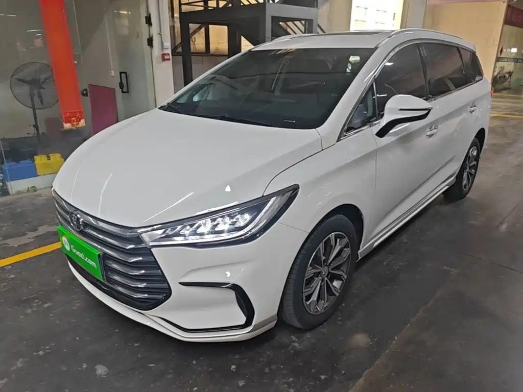 BYD MAX — миниатюра 2