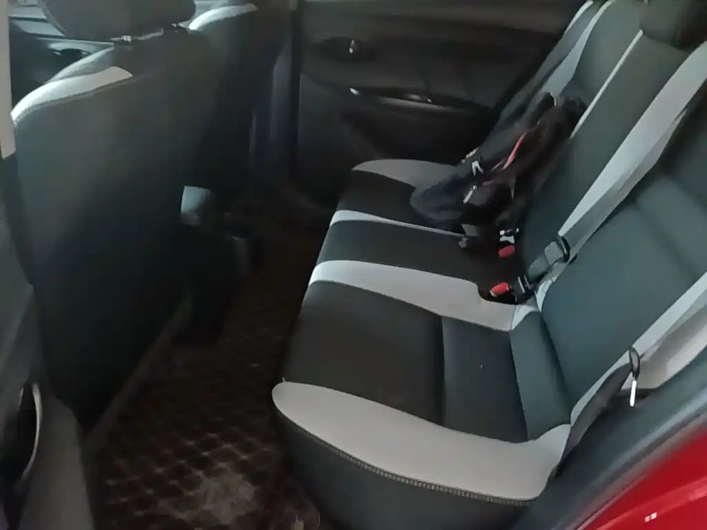 Toyota Yaris L — миниатюра 17