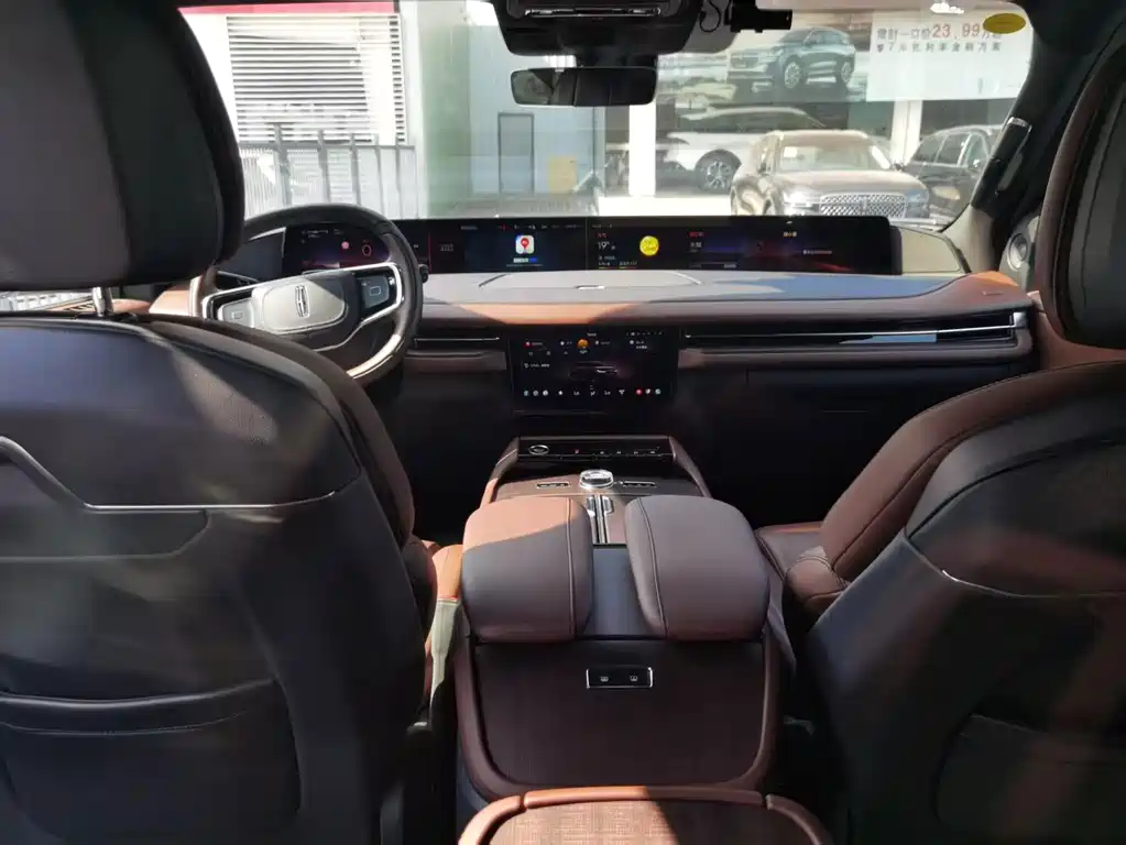 Lincoln Navigator — миниатюра 11