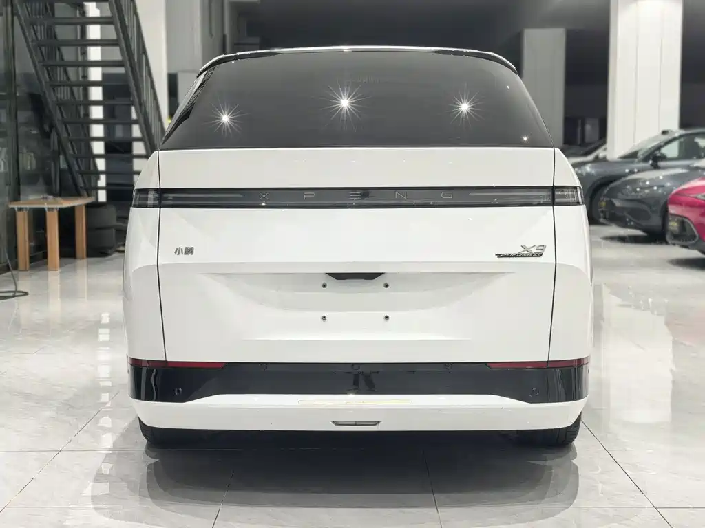 XPeng X9 — миниатюра 5