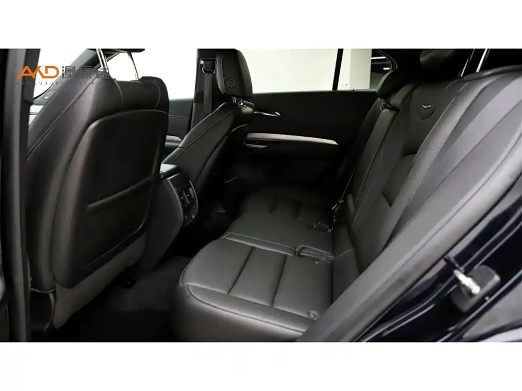 Cadillac XT4 — миниатюра 7
