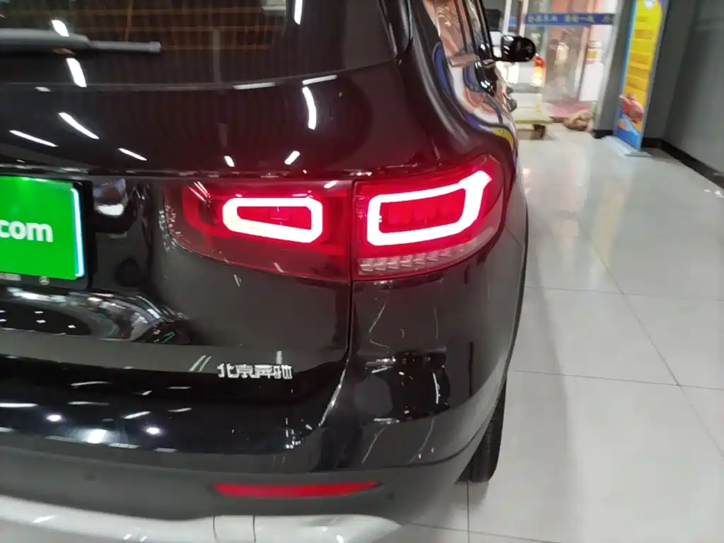 Mercedes-Benz GLB — миниатюра 8