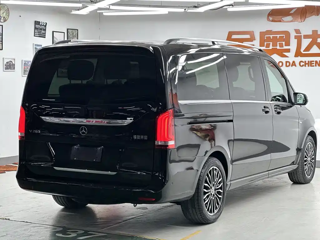 MERCEDES-BENZ V CLASS