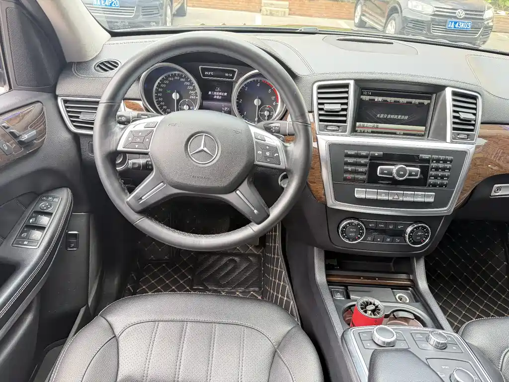 Mercedes-Benz GL-Class — миниатюра 12
