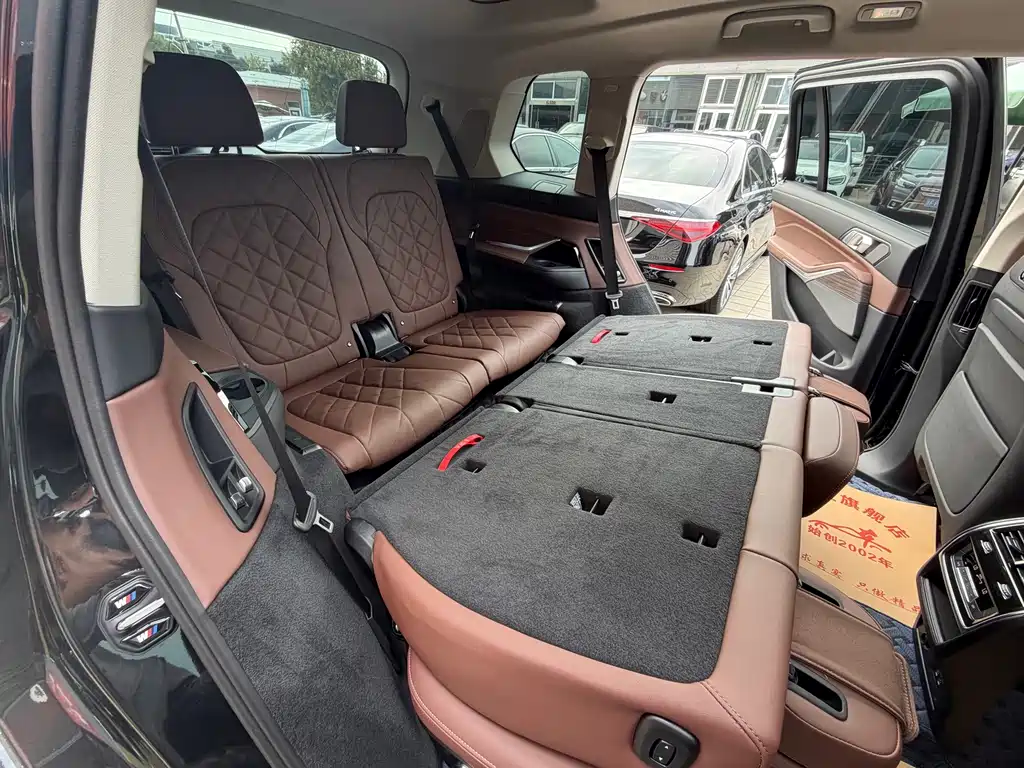 BMW X7 — миниатюра 17