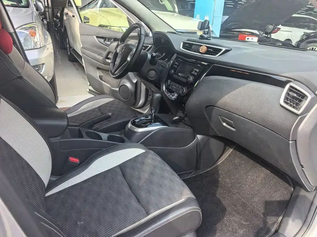 Nissan Qashqai — миниатюра 12