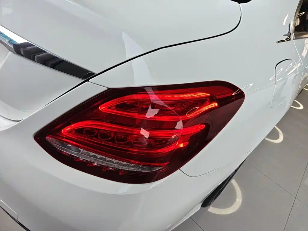 Mercedes-Benz C-Class — миниатюра 8