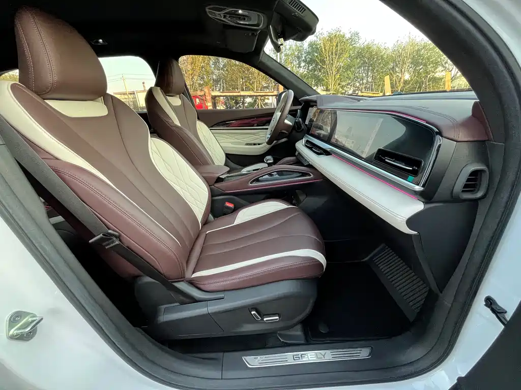 Geely Xingyue L — миниатюра 13