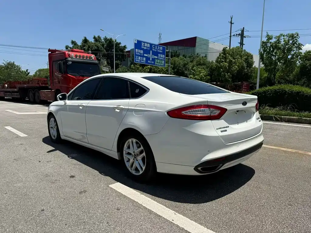 Ford Mondeo — миниатюра 6