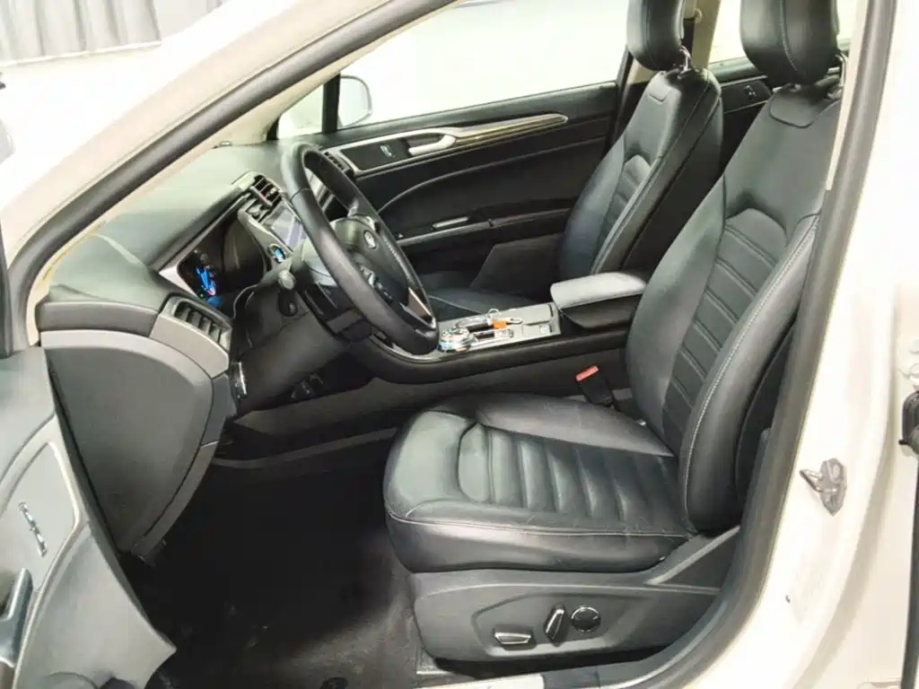 Ford Mondeo — миниатюра 11