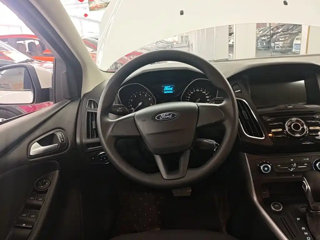 Ford Focus — миниатюра 11