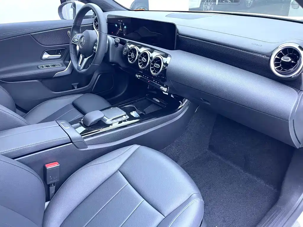 Mercedes-Benz A-Class — миниатюра 10