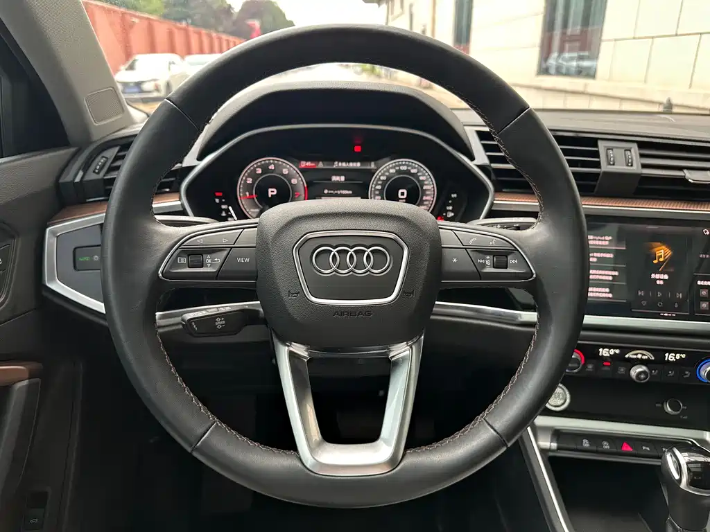 Audi Q3 2022 35 TFSI Fashion