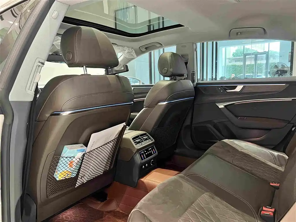 Audi A7L — миниатюра 24
