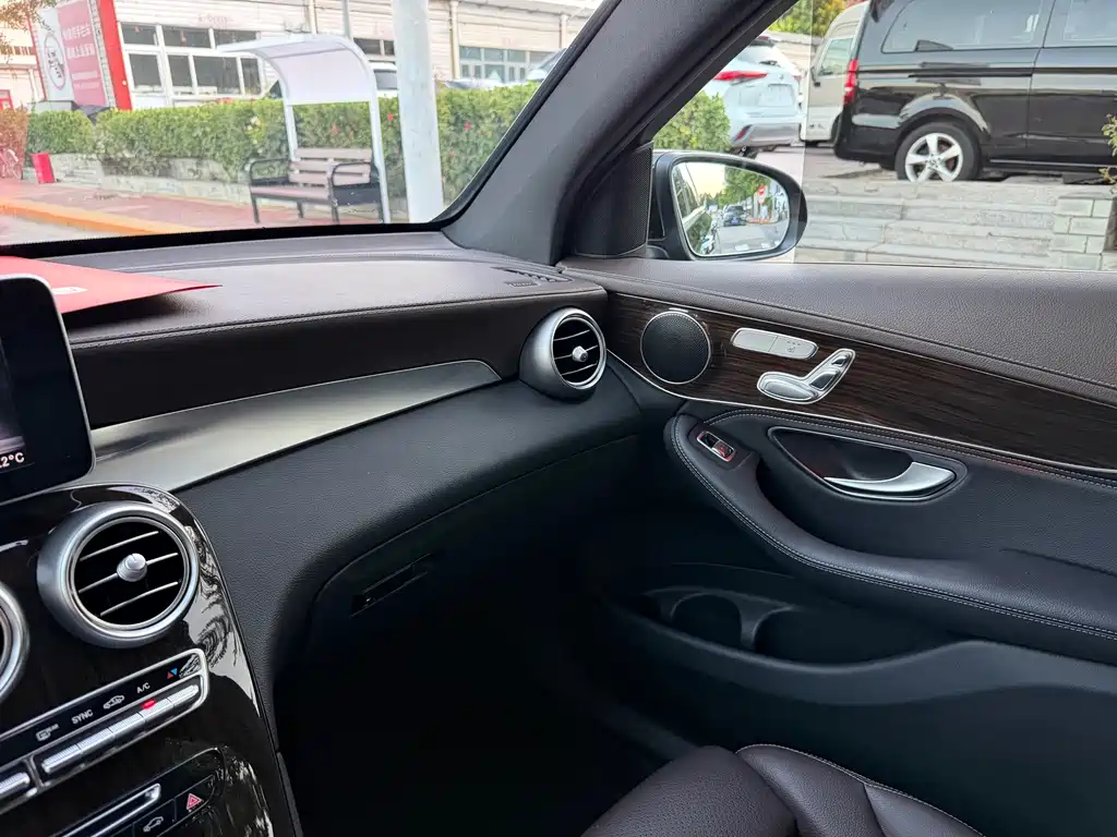 Mercedes-Benz GLC — миниатюра 18