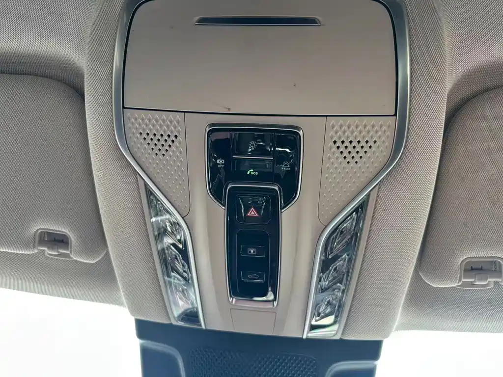 Hongqi Hongqi HS3 — миниатюра 32