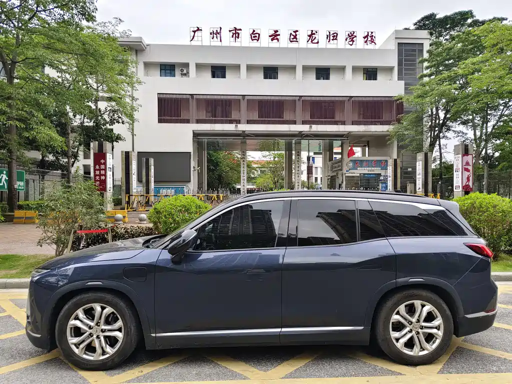 NIO ES8 2022 75kWh мест