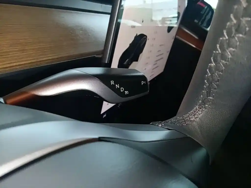 Tesla Model 3 — миниатюра 14