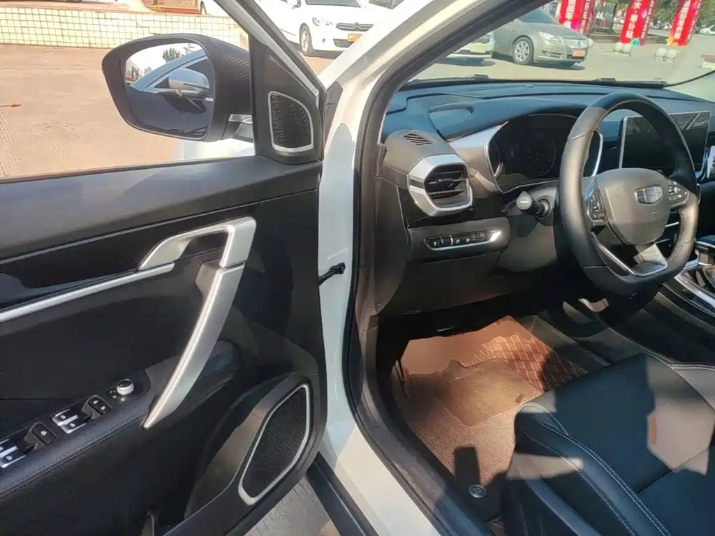 Geely Binyue — миниатюра 16