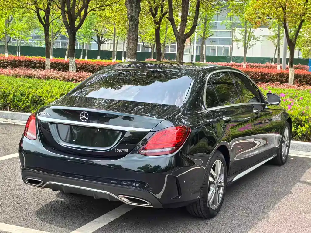 Mercedes-Benz C-Class — миниатюра 16